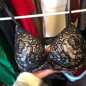 32D VS push up